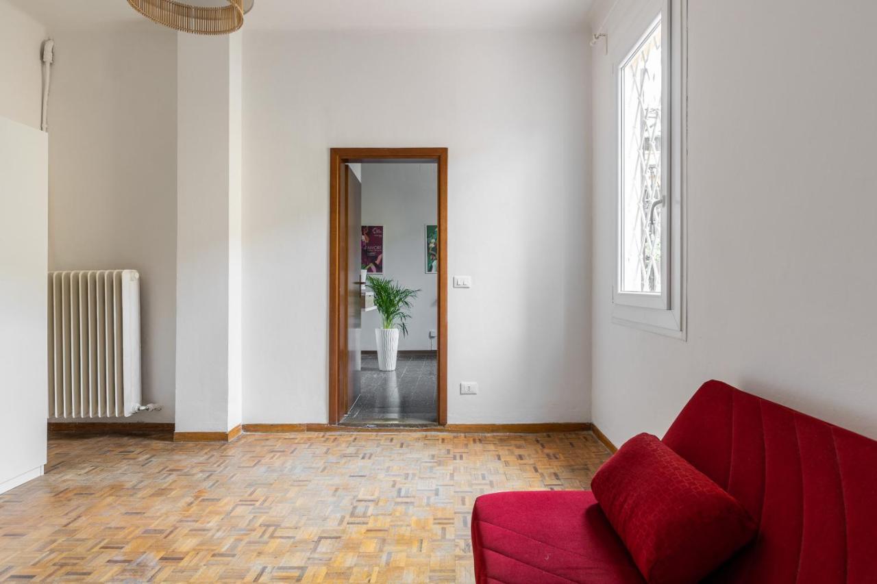 Alessandrini Apartment Alla Finestrella By Wonderful Italy Bologna Bagian luar foto